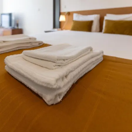 New!Central W/ Sunny Terrace - 9 Min Walk Trindade Porto Buitenkant foto