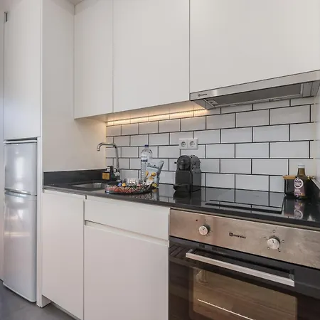 New!Central W/ Sunny Terrace - 9 Min Walk Trindade Porto Buitenkant foto
