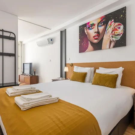 New!Central W/ Sunny Terrace - 9 Min Walk Trindade Porto Buitenkant foto