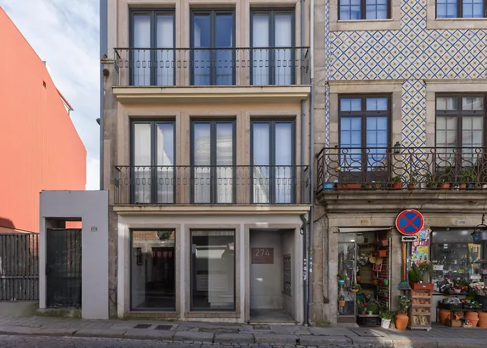 New!Central W/ Sunny Terrace - 9 Min Walk Trindade