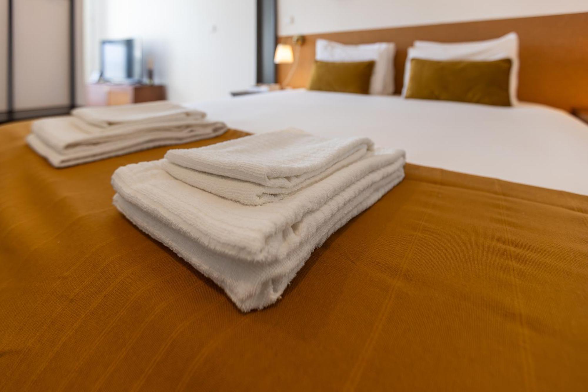 New!central W/ Sunny Terrace - 9 Min Walk Trindade *