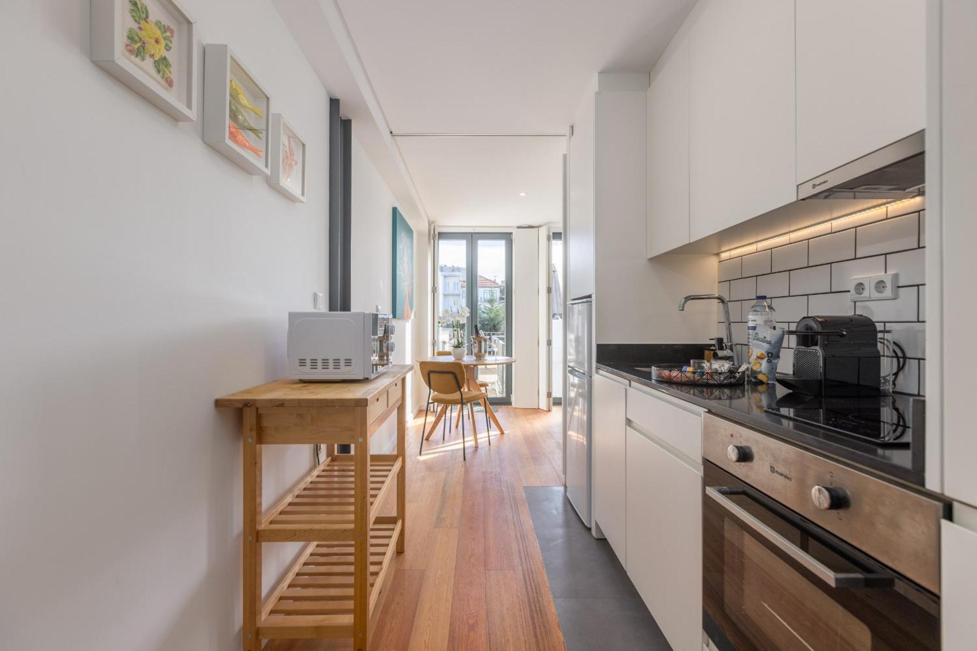 New!central W/ Sunny Terrace - 9 Min Walk Trindade Porto