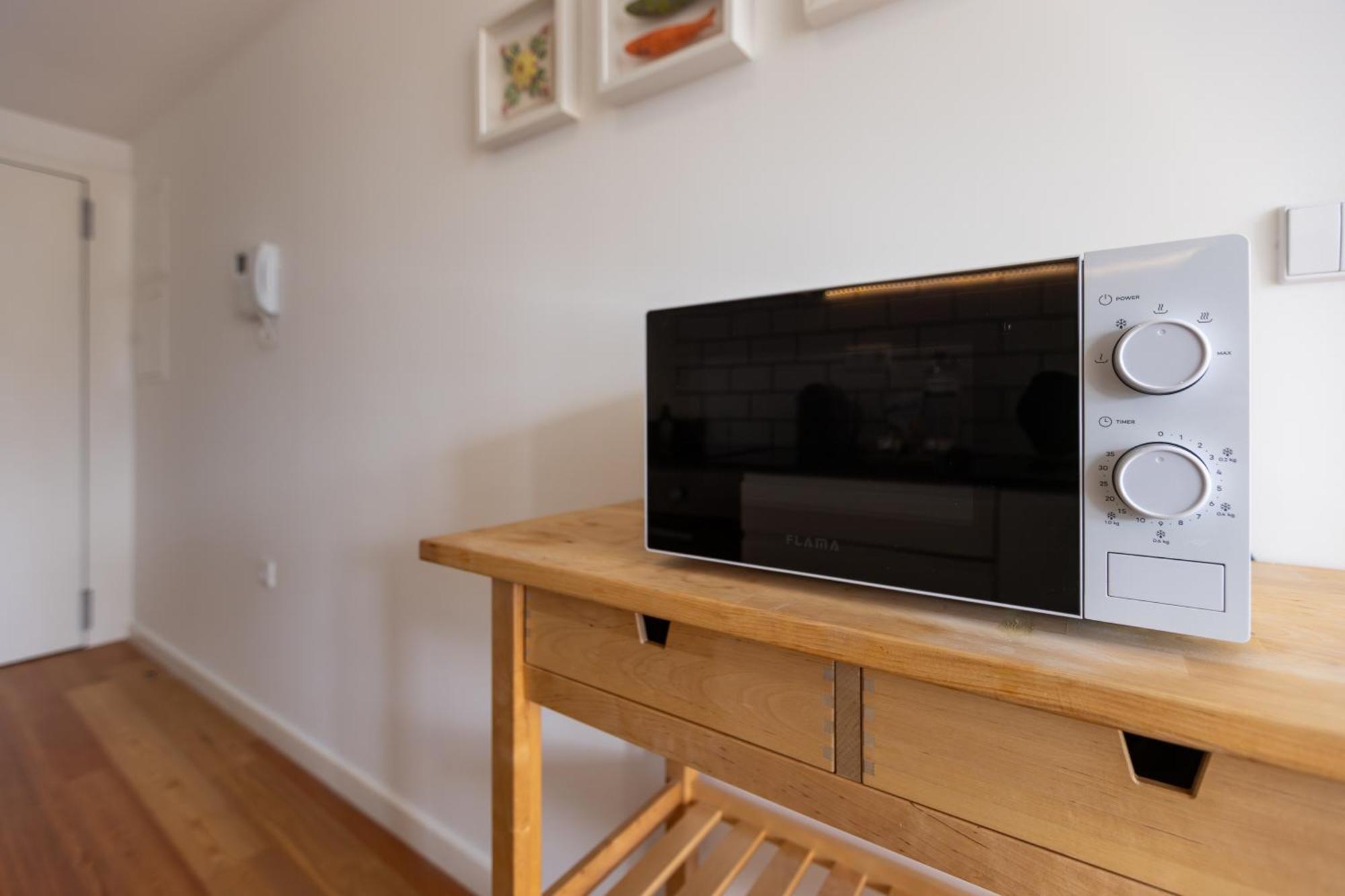 New!central W/ Sunny Terrace - 9 Min Walk Trindade Apartment *