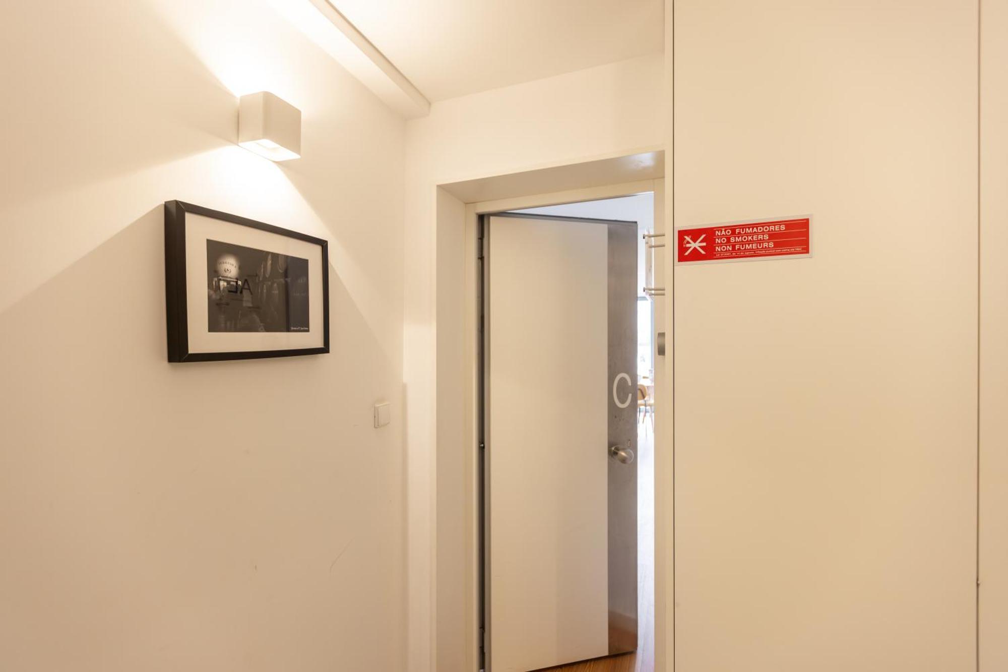 New!central W/ Sunny Terrace - 9 Min Walk Trindade Porto